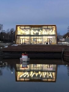 26239867_1997746067170664_5976454583760451510_n-225x300